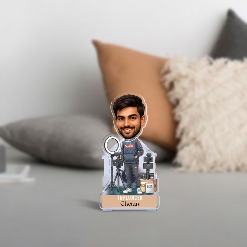 Personalized Influencer/Vlogger Bobblehead Caricature Car Dahboard Décor for Youtubers & Content Creators Unique Gift for Photography & Influencer Solar Powered Moving Head